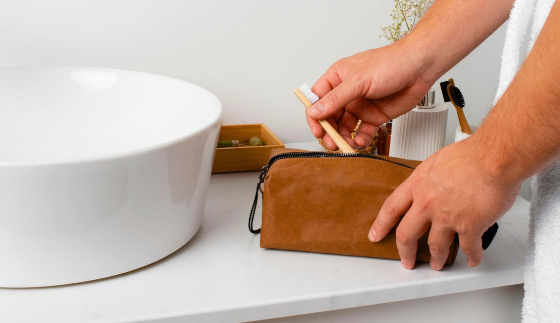 Que mettre dans une trousse de toilette homme?